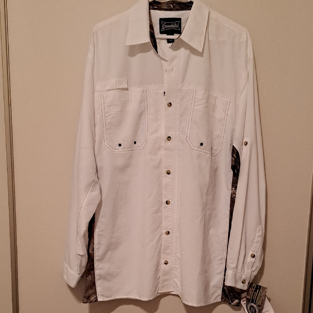 NWT Gamehide Whiteand Camo Button-Up Shirt.  Size Large.